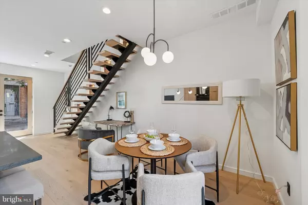 Philadelphia, PA 19147,303 PEMBERTON ST