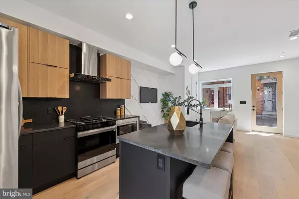 Philadelphia, PA 19147,303 PEMBERTON ST