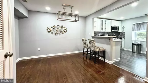 Hamilton, NJ 08690,212 SILVER CT