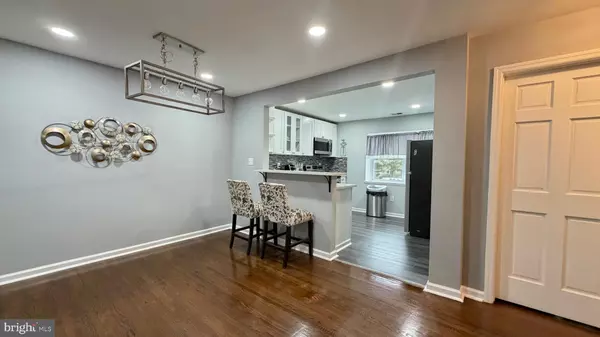 Hamilton, NJ 08690,212 SILVER CT