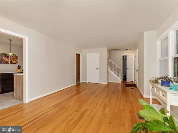 Frederick, MD 21702,7518 OAKMONT DR