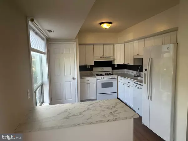 Fairfax, VA 22030,10142 FAIR WOODS DR