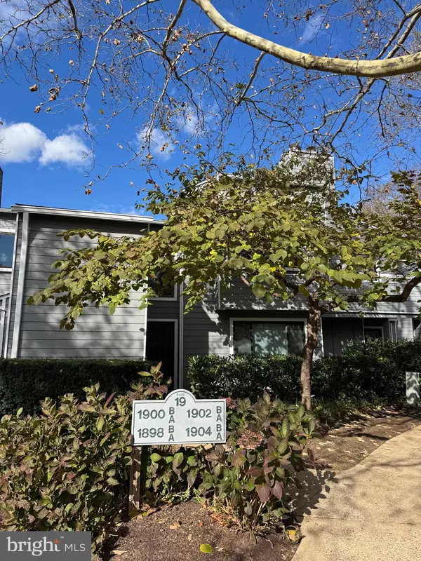 1898-B VILLARIDGE DR #1898 B, Reston, VA 20191