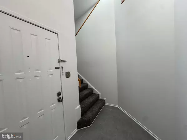 Reston, VA 20191,1898-B VILLARIDGE DR #1898 B