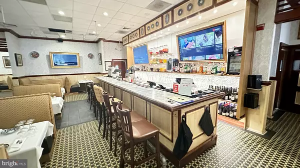 Alexandria, VA 22314,210 SWAMP FOX RD