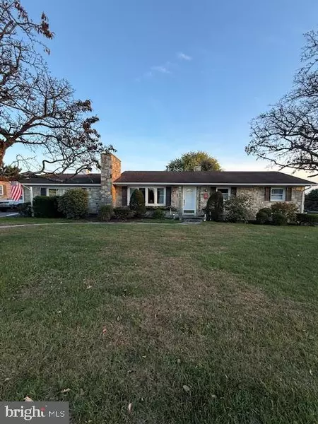 4050 GRANDVIEW RD, Hanover, PA 17331