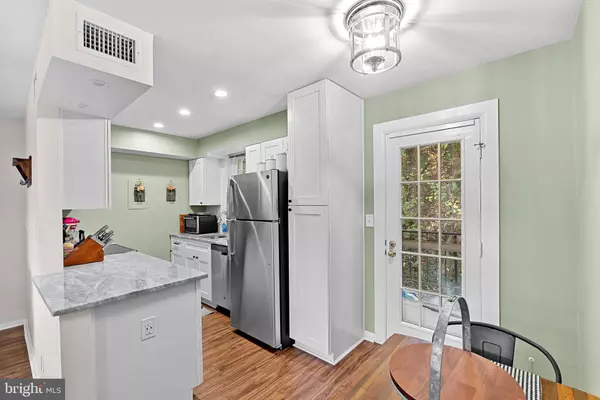 Arlington, VA 22206,4644 28TH RD S #C