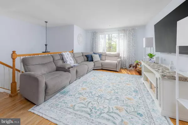 Turnersville, NJ 08012,2 WHITE BIRCH CT