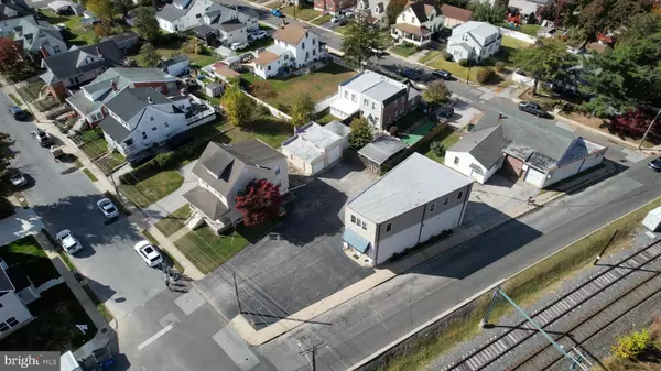 800 WOODLAWN AVE, Collingdale, PA 19023