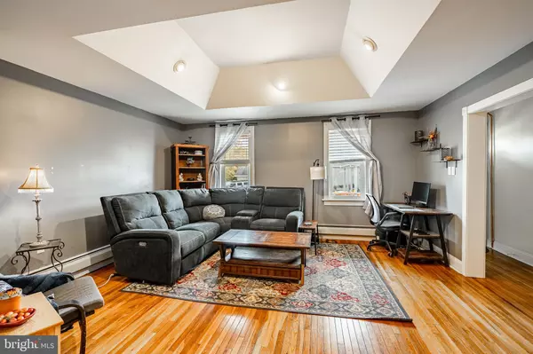 Phoenixville, PA 19460,355 EMMETT ST