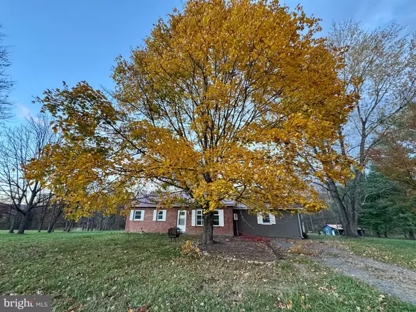 Great Cacapon, WV 25422,852 STELLAR WAY