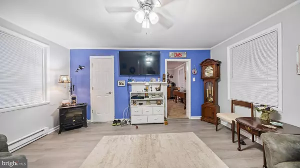 Crisfield, MD 21817,328 PINE ST