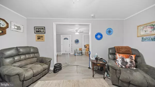 Crisfield, MD 21817,328 PINE ST