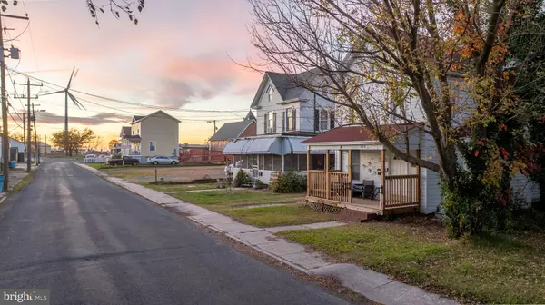 Crisfield, MD 21817,328 PINE ST