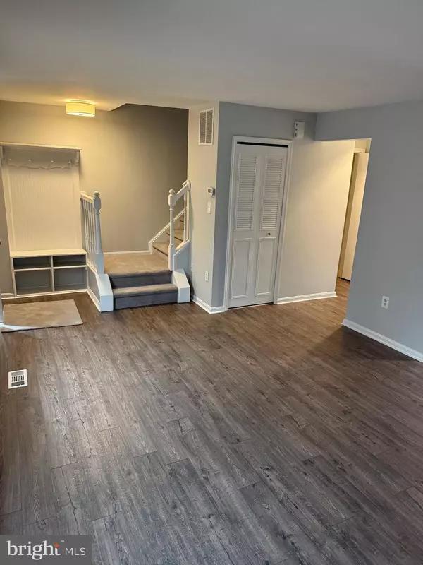 Manassas, VA 20110,8625 POINT OF WOODS DR