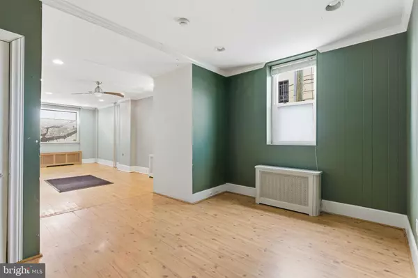 Philadelphia, PA 19148,1337 E SNYDER AVE