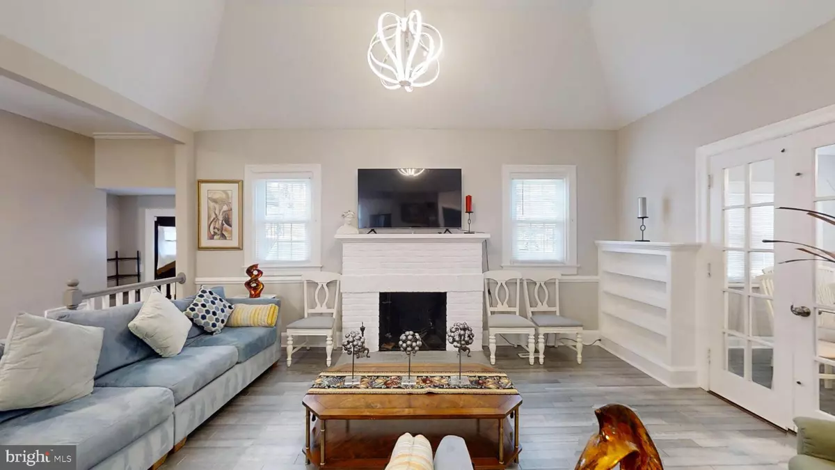 Silver Spring, MD 20910,9207 COLESVILLE RD