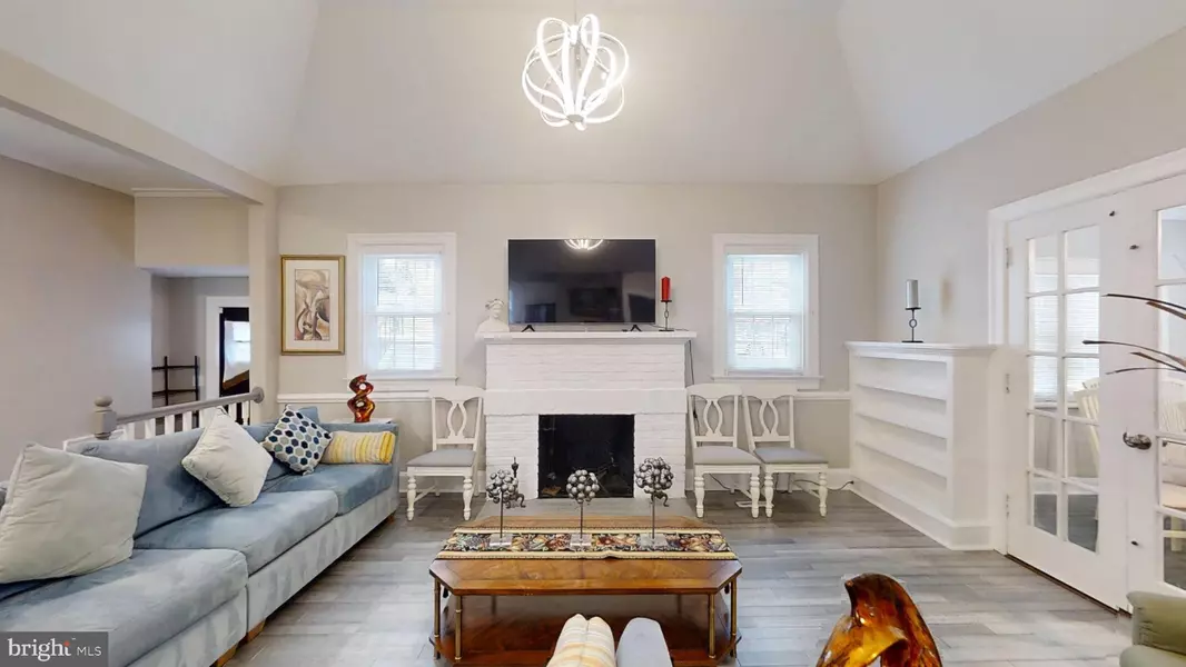 9207 COLESVILLE RD, Silver Spring, MD 20910