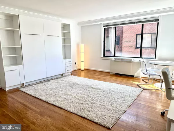 Washington, DC 20016,5112 MACARTHUR BLVD NW #201