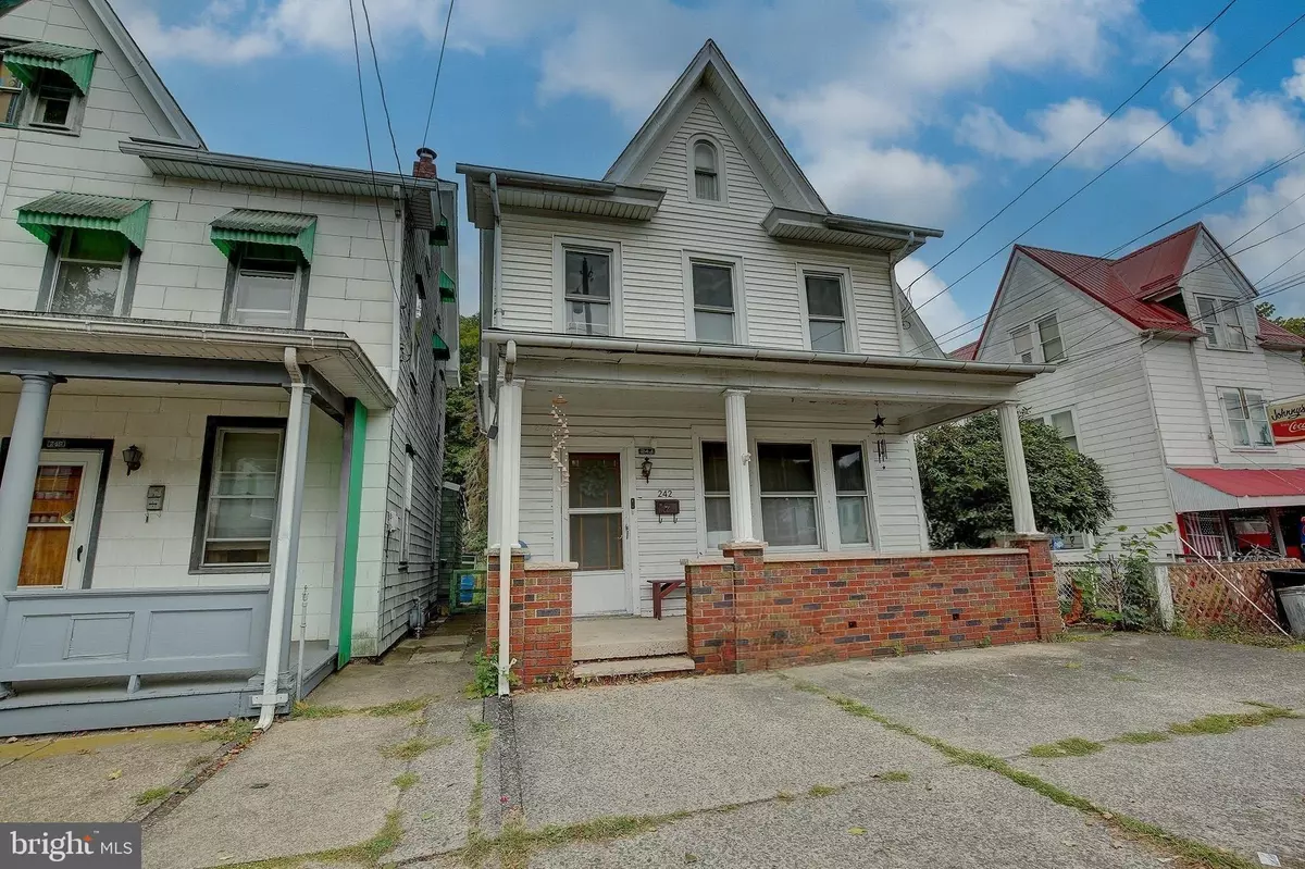 Shamokin, PA 17872,242 S SHAMOKIN ST