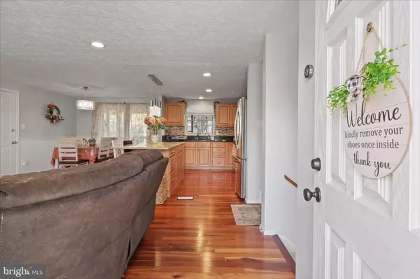 Sterling, VA 20164,207 N LAURA ANNE DR