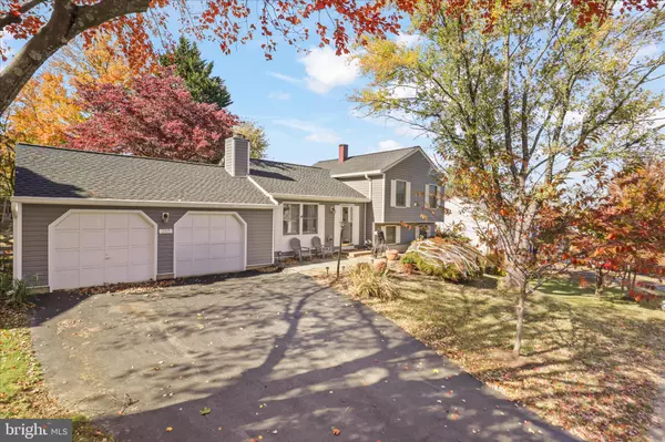 Sterling, VA 20164,207 N LAURA ANNE DR