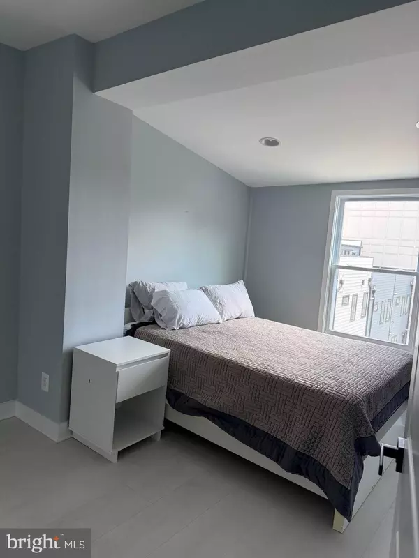 Washington, DC 20011,706 LONGFELLOW ST NW