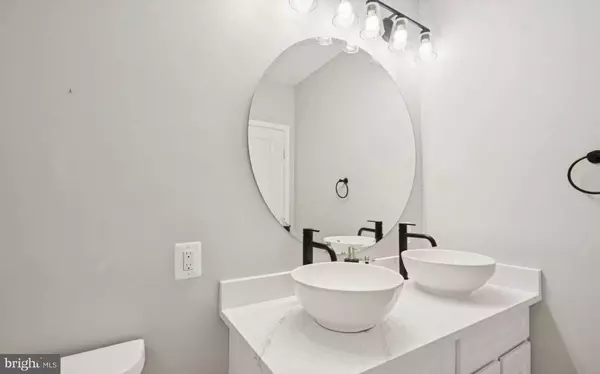 Washington, DC 20011,706 LONGFELLOW ST NW