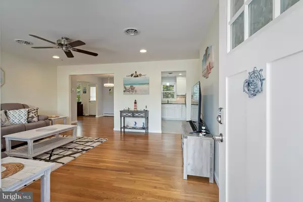 Toms River, NJ 08757,90 WESTBROOK DR