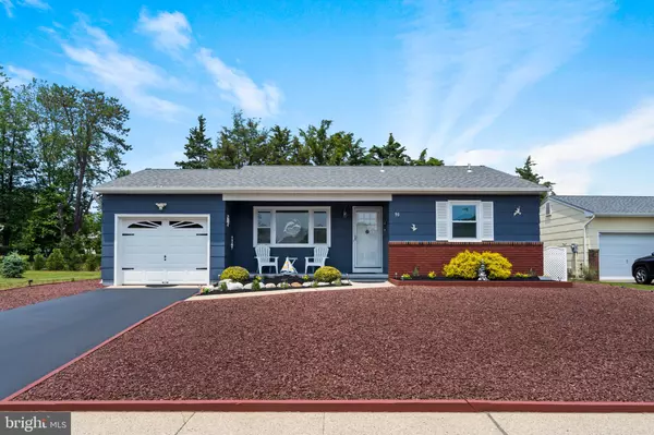 Toms River, NJ 08757,90 WESTBROOK DR