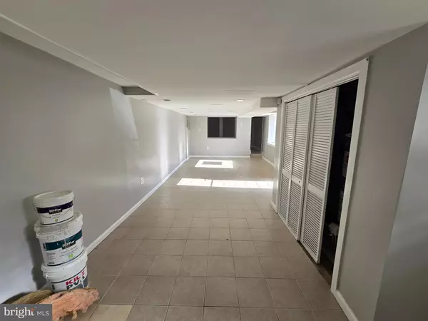 Philadelphia, PA 19120,5901 COLGATE ST #BASEMENT