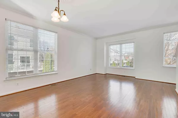 Chantilly, VA 20152,42791 FLANNIGAN TER