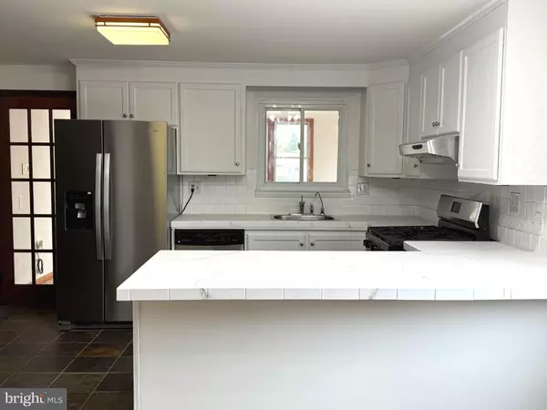 Warminster, PA 18974,586 OLIVE ST #UNIT B