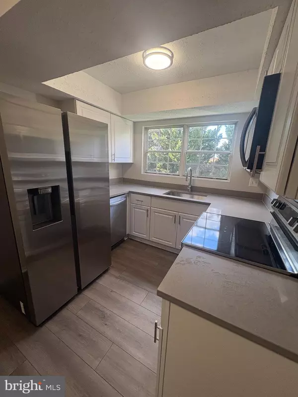 Leesburg, VA 20175,118 FORT EVANS RD SE #C