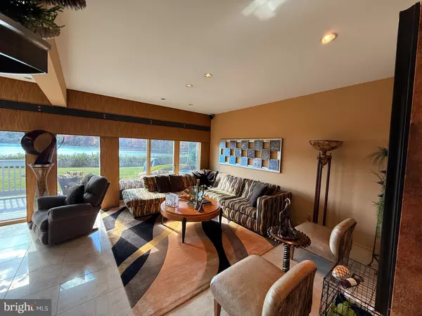 Voorhees, NJ 08043,1802 CHAMPLAIN DR