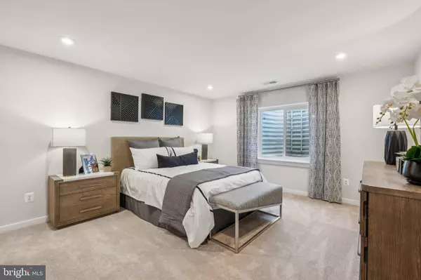 Waldorf, MD 20603,10395 HALMSTAD DR