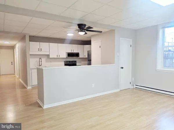 Sellersville, PA 18960,110 N MAIN ST #M