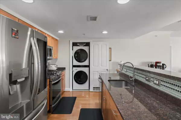 Arlington, VA 22201,1220 N FILLMORE ST #909