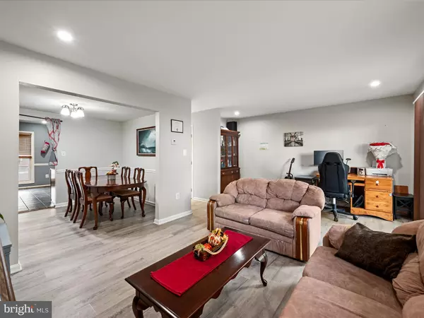 Manassas, VA 20110,8436 WILLOW GLEN CT