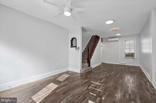 Philadelphia, PA 19140,1039 W RUSSELL ST