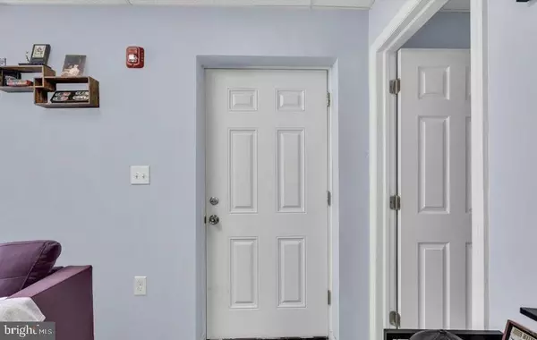 Trenton, NJ 08611,724 DIVISION ST