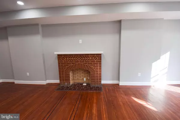 Baltimore, MD 21223,2542 W PRATT ST