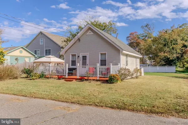 West Cape May, NJ 08204,408 ATLANTIC AVE