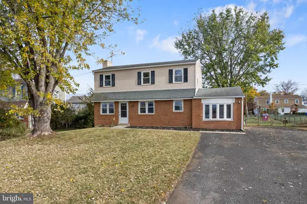 Pennsburg, PA 18073,906 MONTGOMERY AVE