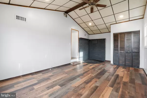 Pennsburg, PA 18073,906 MONTGOMERY AVE