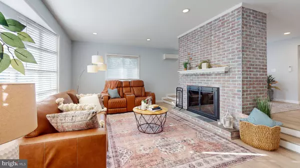 316 N WOODSTOCK DR, Cherry Hill, NJ 08034