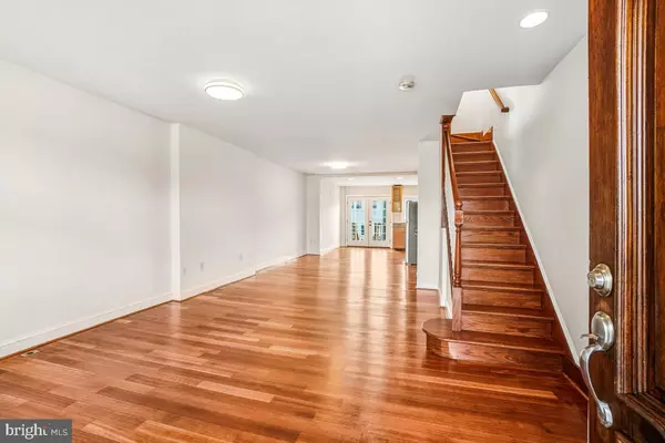 Washington, DC 20002,1949 H ST NE