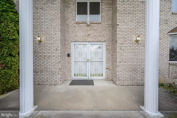 Monmouth Junction, NJ 08852,4 DRINKING BROOK RD