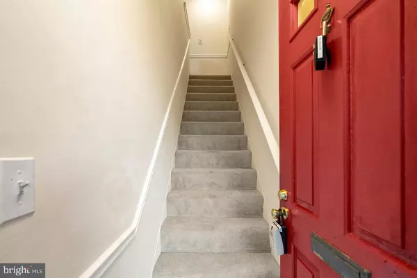 Arlington, VA 22206,4617 28TH RD S #B