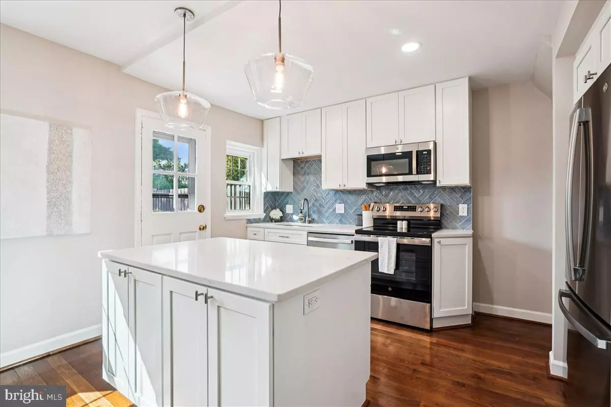 Arlington, VA 22206,4642 31ST RD S